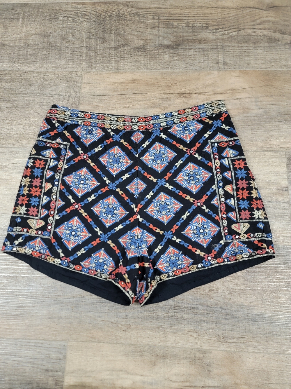 Hollister High Waisted Shorts Lined Size 9 Black Mirrored Sequin Detail Boho